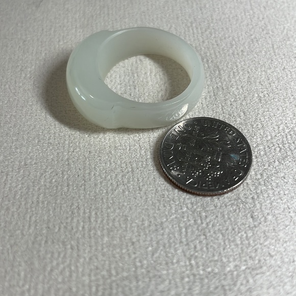 Genuine White Jade Vintage Ring - Picture 6 of 9